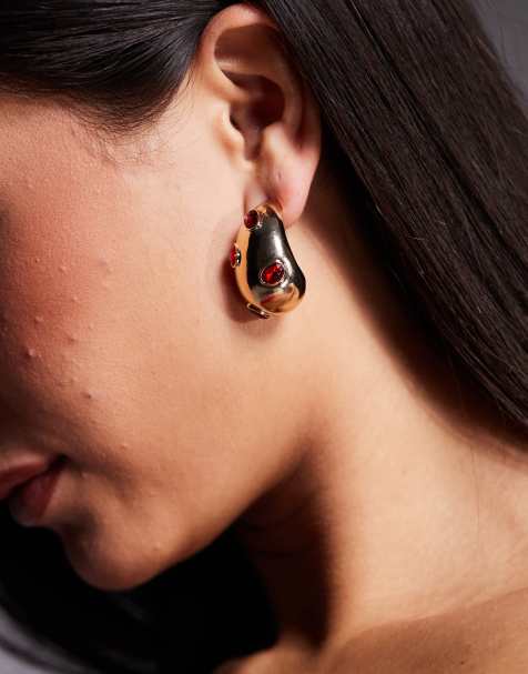 Pendientes de aro gruesos con joyas rojas chapados en oro de 18 quilates de 8 Other Reasons - view 1