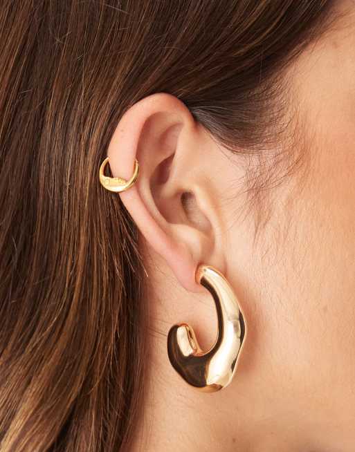 Pendientes de aro gruesos dorados con diseño abombado de ASOS DESIGN, 2 de 3