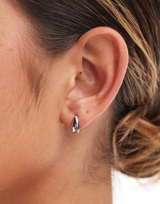 Pendientes de aro muy pequeños plateados de acero inoxidable de Lost Souls 