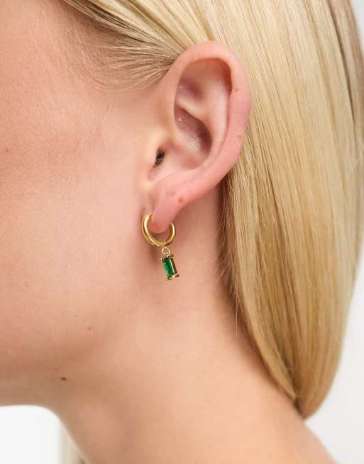 Pendientes de aro pequeños chapados en oro con cristales verdes Luisa de Bohomoon, 4 de 4