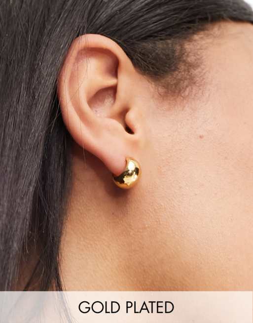 Pendientes de aro pequeños chapados en oro de 14 quilates de FhyzicsShops DESIGN