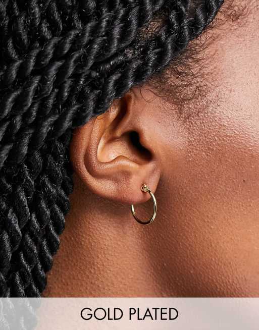 Pendientes de aro pequeños chapados en oro de 18 quilates exclusivos de Pieces