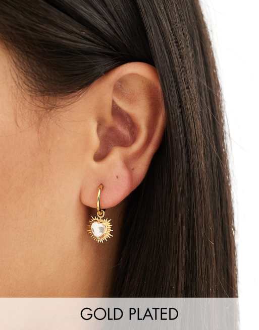 Pendientes de aro pequeños con charm de corazón de cristal chapados en oro de 22 quilates con caja de regalo Electric Love de Rachel Jackson