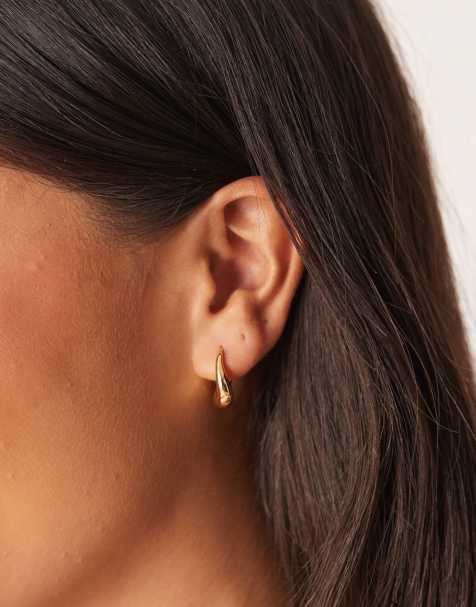 Pendientes de aro pequeños con diseño efecto fundido de acero inoxidable resistente al agua chapados en oro de 18 quilates de Abbott Lyon - view 1