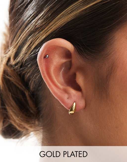 Pendientes de aro pequeños de acero inoxidable chapado en oro de 18 quilates de Lost Souls 