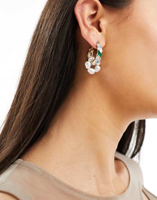Pendientes de aro pequeños de estilo barroco con detalle de perlas de Petit Moments