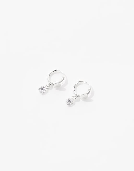 Pendientes de aro pequeños de plata de ley con colgante de corazón de circonita de Kingsley Ryan, 2 de 3