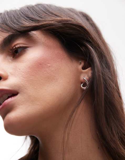 Pendientes de aro pequeños plateados con diseño retorcido asimétrico de & Other Stories - view 1