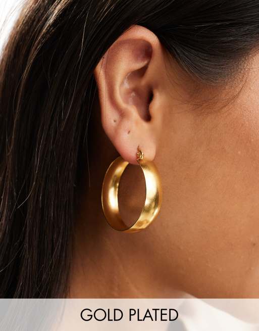 Pendientes de aro planos de acero inoxidable chapado en oro de 18 quilates de Lost Souls