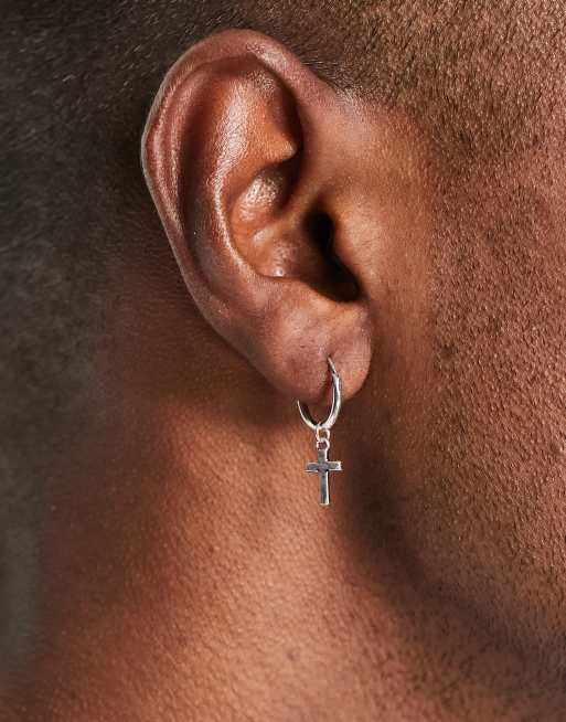 Pendientes de aro plateados con charms de cruz de Icon Brand