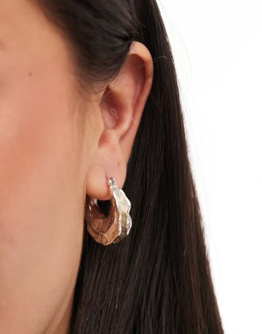 Pendientes de aro plateados con diseño efecto fundido chapados en plata de ley con caja de regalo de PIECES