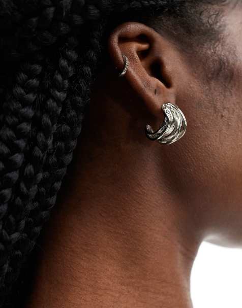 Pendientes de aro plateados con diseño efecto hileras superpuestas de PIECES - view 1