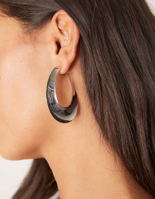 Pendientes de aro plateados con diseño irregular efecto fundido de DesignB London