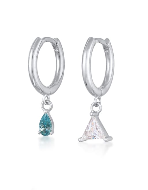 Pendientes de aro plateados de estilo criollo con charm triangular con cristales de Elli
