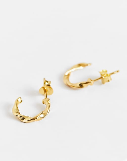 Pendientes de aro retorcidos chapados en oro de Bloom & Bay, 3 de 4