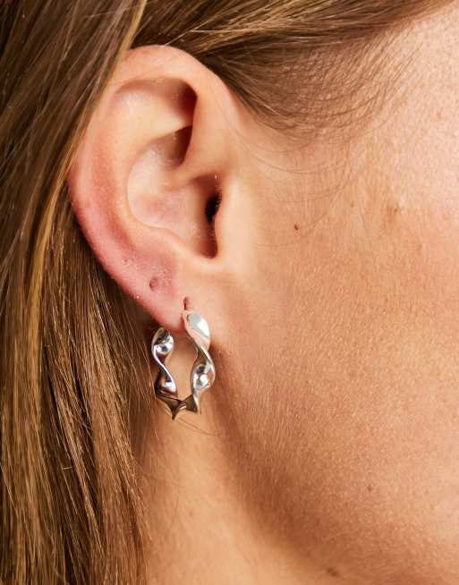 Pendientes de aro retorcidos chapados en plata de Pilgrim