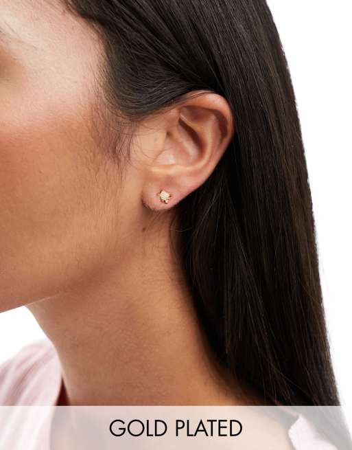 Pendientes de botón chapados en oro de 18 quilates con diseño de planeta en forma de corazón de Girls Crew