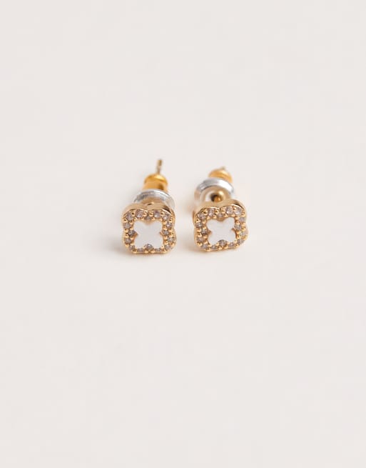 Pendientes de botón con diseño de trébol chapados en oro de 14 quilates de la colección Z de Accessorize , 2 de 3