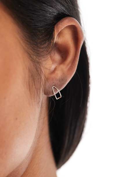 Pendientes de botón con diseño efecto ilusión de plata de ley de Kingsley Ryan - view 1