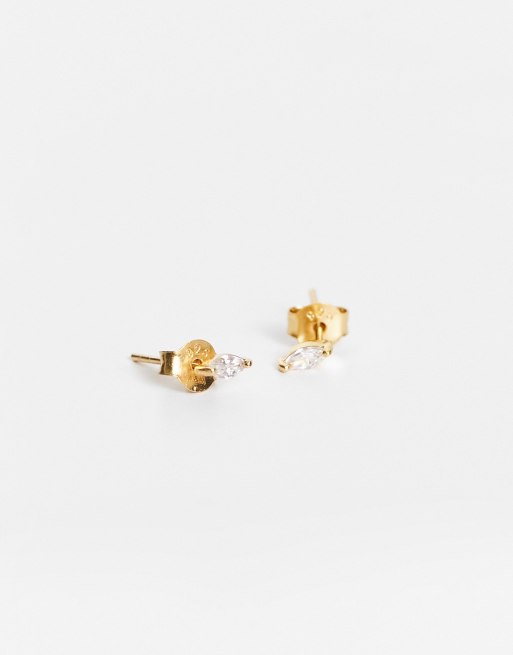 Pendientes de botón de plata de ley chapados en oro con cristal navette de Astrid & Miyu, 2 de 4