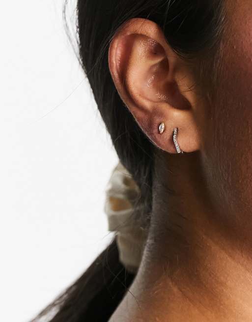 Pendientes de botón de plata de ley chapados en oro con cristal navette de Astrid & Miyu, 4 de 4