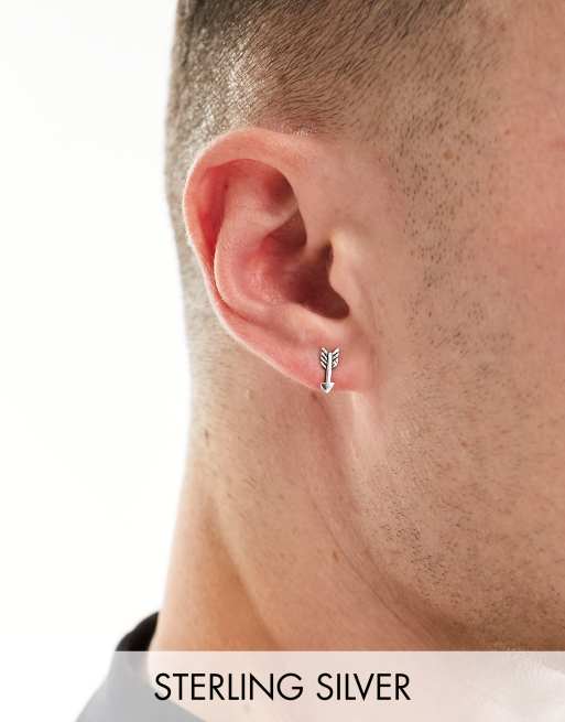Pendientes de botón de plata de ley con diseño de flecha de Kingsley Ryan