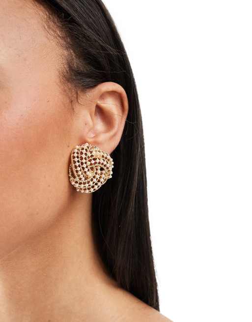 Pendientes de botón dorados con cierre de clip y diseño vintage de perlas muy pequeñas de ASOS DESIGN