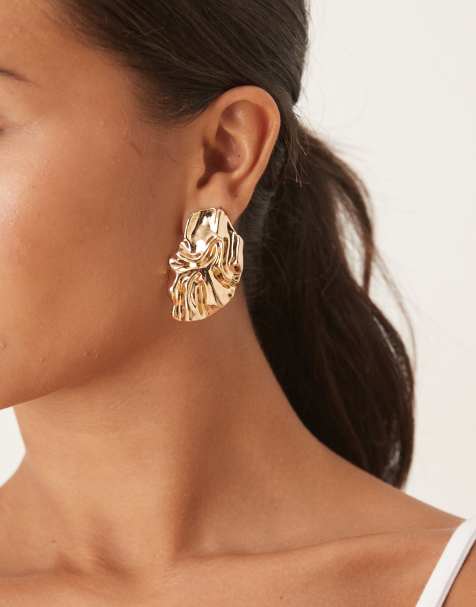 Pendientes de botón dorados con diseño efecto fundido de DesignB London - view 1