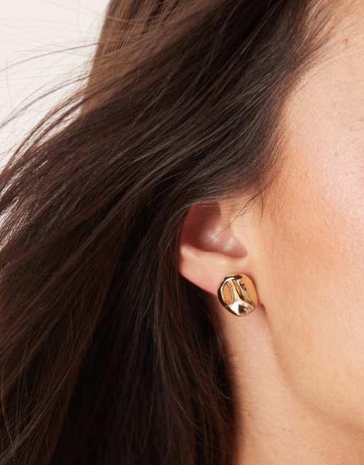 Pendientes de botón dorados con diseño fundido de ASOS DESIGN