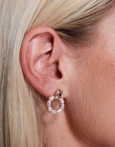 Pendientes de botón dorados con perla de True Decadence - view 1