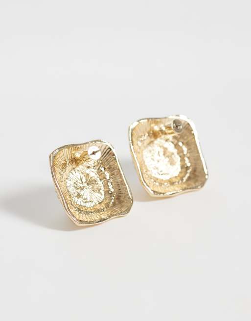 Pendientes de botón dorados cuadrados con centro de perla de imitación de ASOS DESIGN, 4 de 4