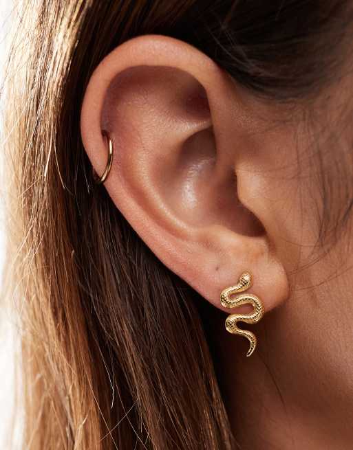 Pendientes de botón dorados en forma de serpiente de acero inoxidable resistente al agua de ASOS DESIGN