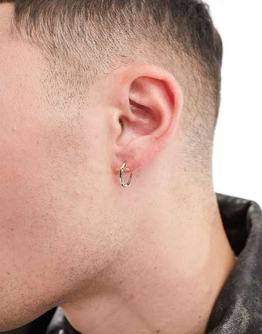 Pendientes de botón pequeños dorados con diseño de cruz de Faded Future