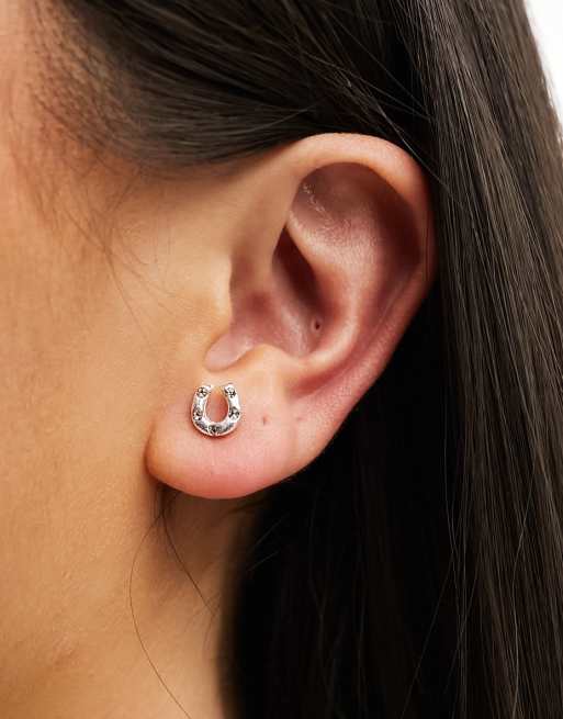 Pendientes de botón plateados con diseño de herradura de plata de ley de Kingsley Ryan, 4 de 4
