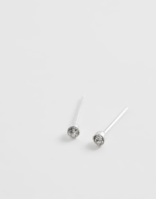Pendientes de botón redondos de 2 mm de plata de ley con gemas de Kingsley Ryan, 3 de 6