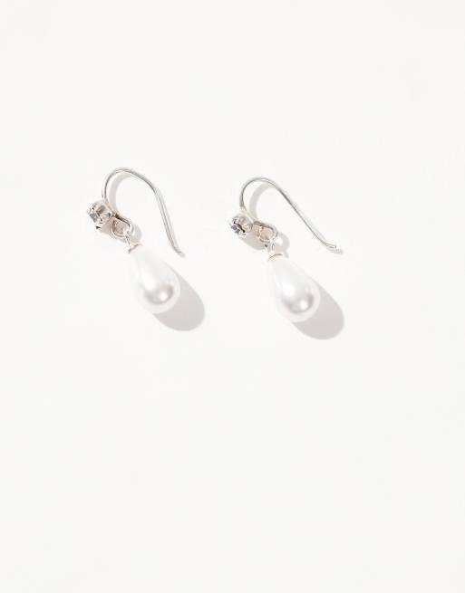 Pendientes de plata de ley con diseño de perla en forma de lágrima y cristal de Kingsley Ryan, 3 de 4