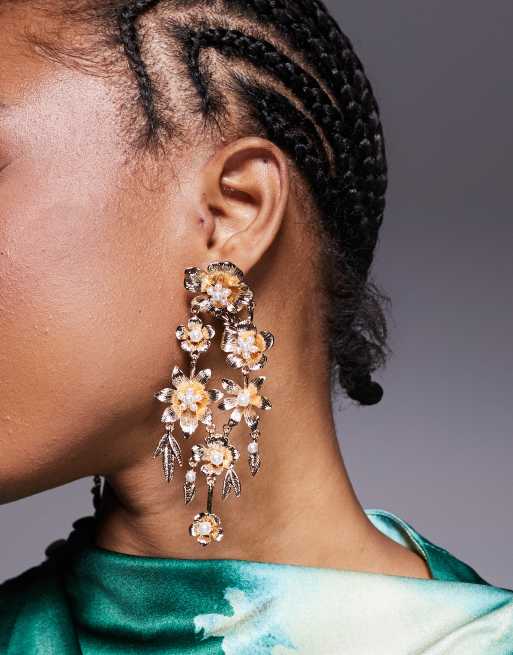 Pendientes dorados con diseño colgante de flores Geemmaa de ALDO