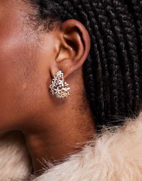 Pendientes dorados con forma de gota y flores pequeñas perladas de ALDO - view 1