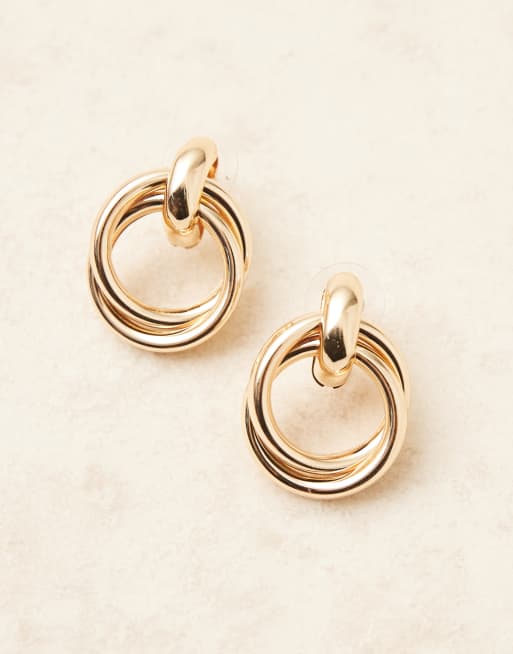 Pendientes dorados de estilo aldaba con doble aro de DesignB London, 2 de 3