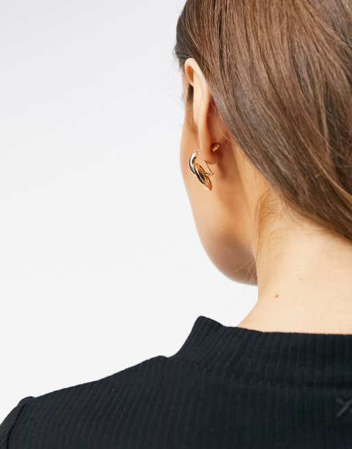 Pendientes dorados de estilo aldaba de DesignB London, 3 de 4