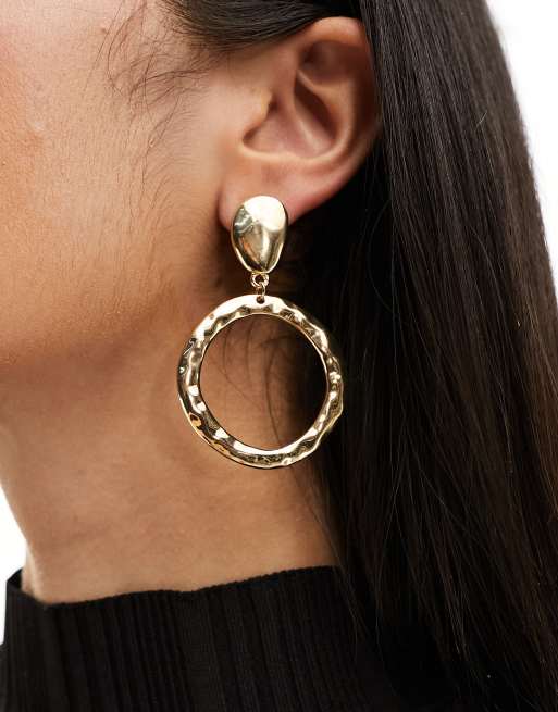 Pendientes dorados llamativos circulares de DesignB London 