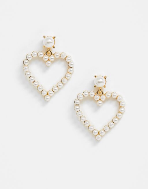 Pendientes largos con diseño de corazón con perlas de True Decadence
