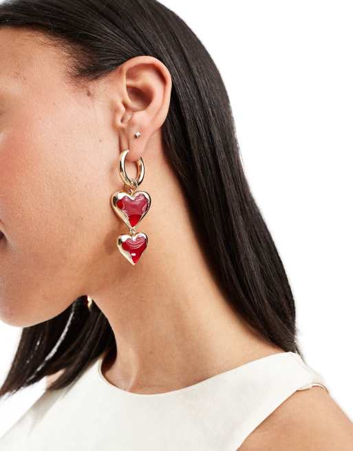 Pendientes largos dorados con detalle de corazones rojos de ASOS DESIGN, 4 de 4