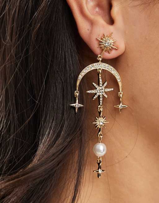Pendientes largos dorados con diseño celestial de cristales y perlas sintéticas de ASOS DESIGN, 3 de 4
