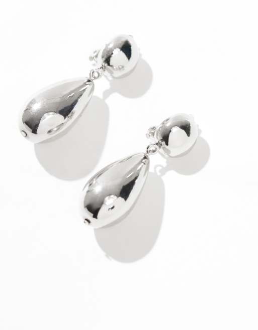 Pendientes largos plateados con cierre de clip y detalle de esfera de ASOS DESIGN, 3 de 4