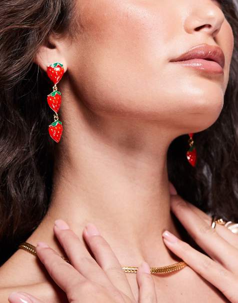 Pendientes largos rojos y dorados con charms de fresas exclusivos de Kaiia - view 1
