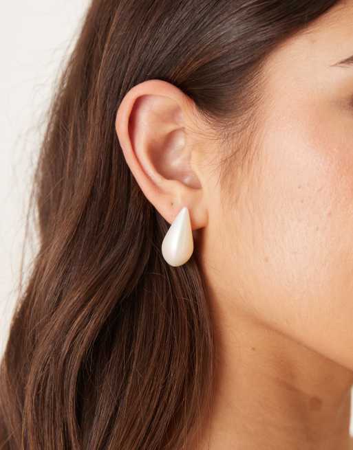 Pendientes nacarados con diseño de lágrima de DesignB London, 3 de 3