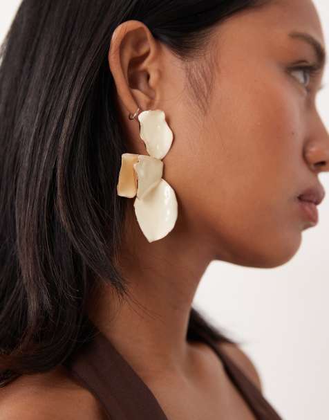 Pendientes nacarados en forma de pétalos repujados de True Decadence - view 1