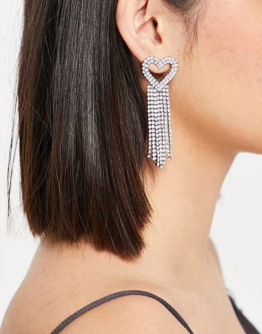 Pendientes plateados con colgante de corazón y pedrería de True Decadence