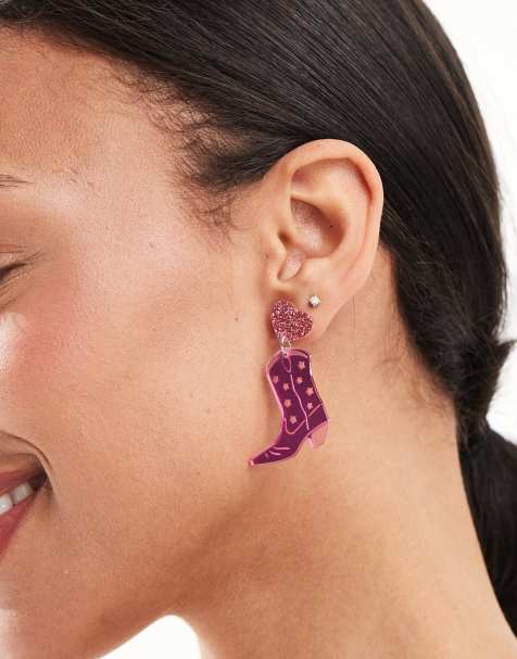 Pendientes rosas con diseño de corazón y bota vaquera de PIECES - view 1
